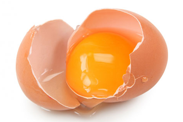 Trứng giúp giảm hư tổn và hỗ trợ kích thích tóc mọc